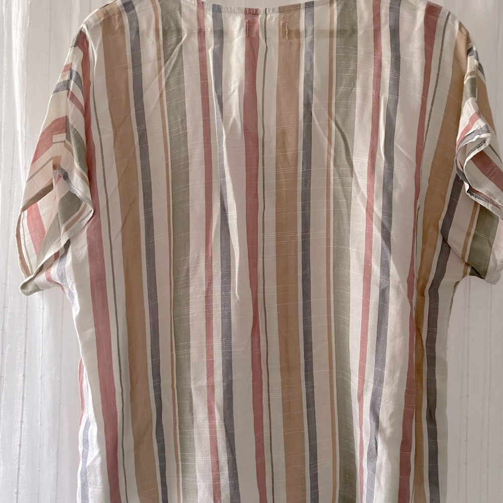 Neutral striped shirt - Picture 2 of 2